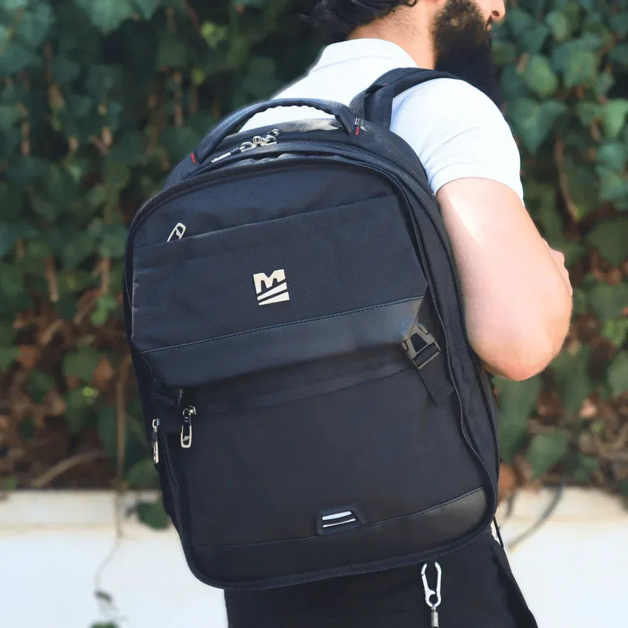 Sac à dos Marcelo PRO noir porté, photo réelle