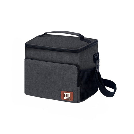 حقيبة كتف معزولة