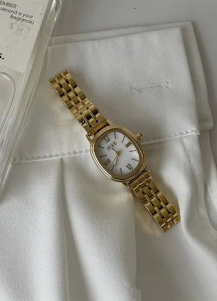 IEKE Xerxes – Montre dorée au charme intemporel & cadran blanc raffiné