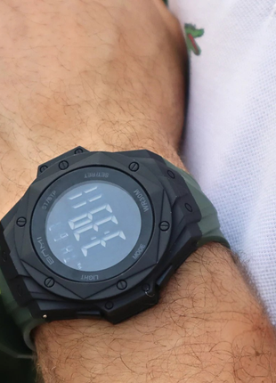 BNMI 2202 – Montre digitale noire au cadran octogonal affirmé-6 Couleurs