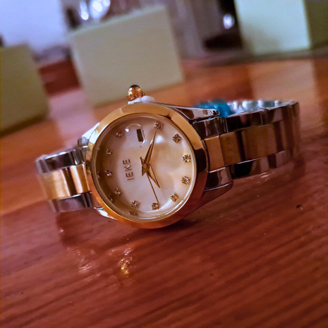 IEKE Evalina – Montre pour Femme Original, argentée au charme perlé 88192L