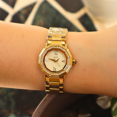 IEKE Zenna – Montre Femme Carrée Chic & Intemporelle 88273