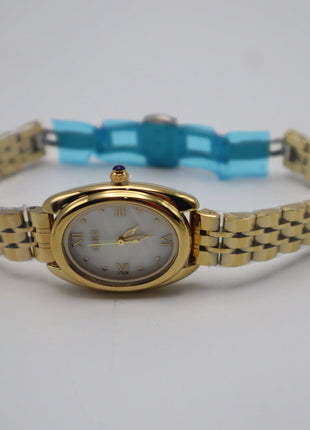 IEKE Xerxes – Montre dorée au charme intemporel & cadran blanc raffiné