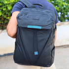 حقيبة ظهر مع جيب شبكي أمامي