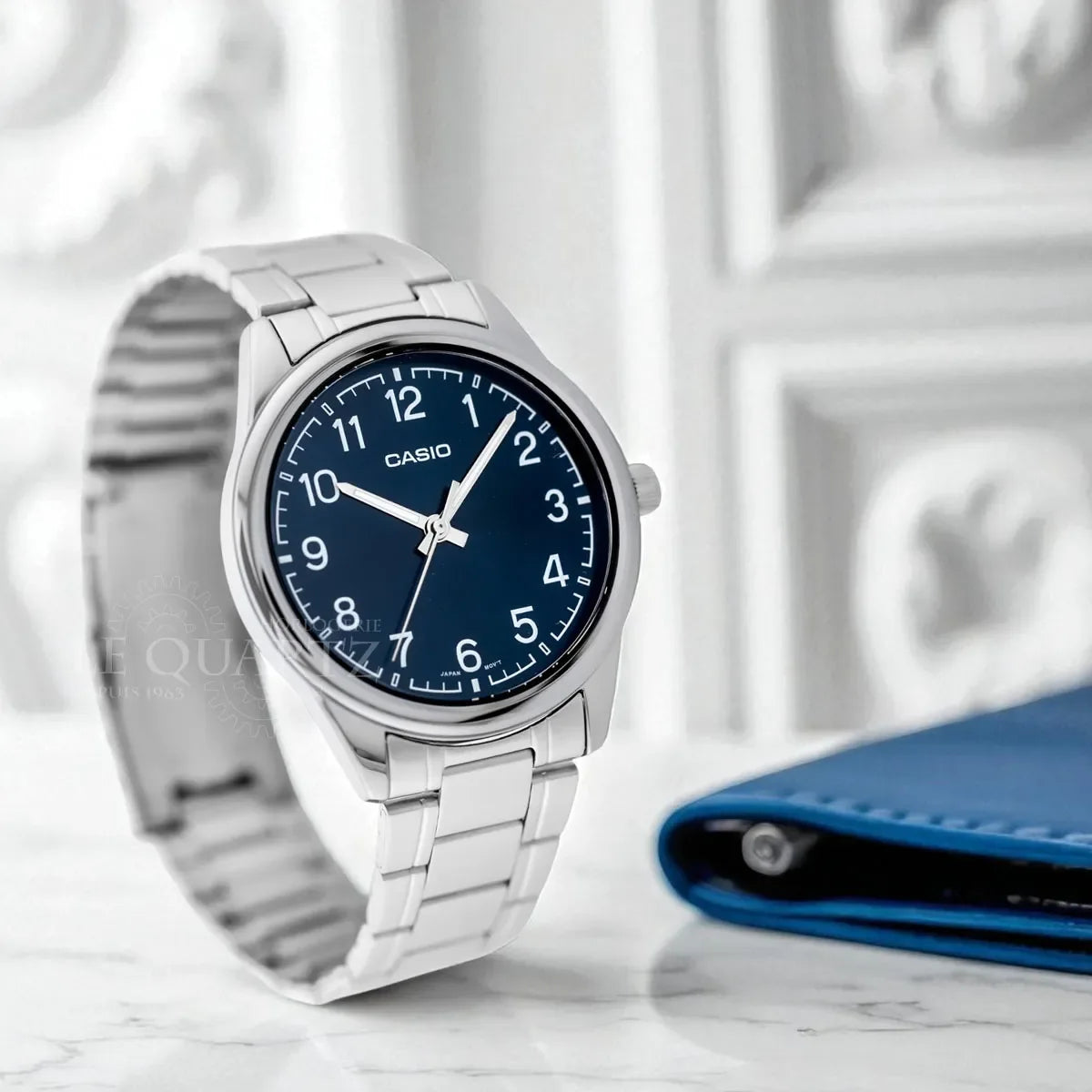 Montre Homme CASIO Bracelet Cuir – Ultra Fine & Légère V005D - Backpack dz