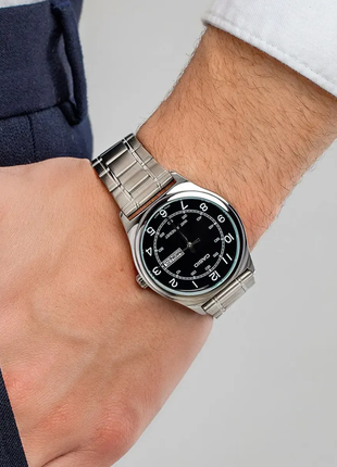 Montre Homme CASIO Acier – Classique, Solide et Intemporelle V006D