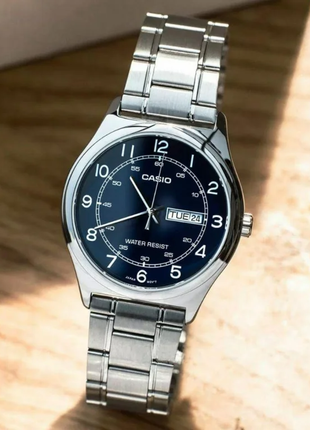 Montre Homme CASIO Acier – Classique, Solide et Intemporelle V006D