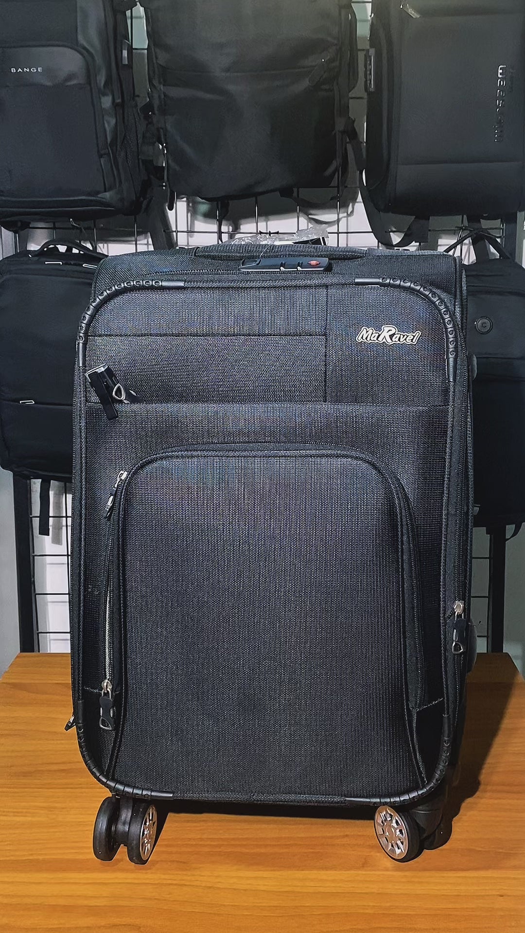 حقائب أنيقة مكونة من ثلاث قطع